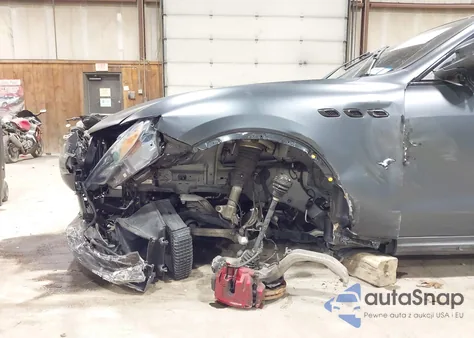 2019 Maserati Levante Gransport z USA, uszkodzony, nr VIN ZN661XUS3KX318697